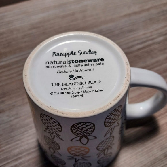 Pineapple Sunday Hawaii Aloha Gold Stoneware Mug - Picture 8 of 8